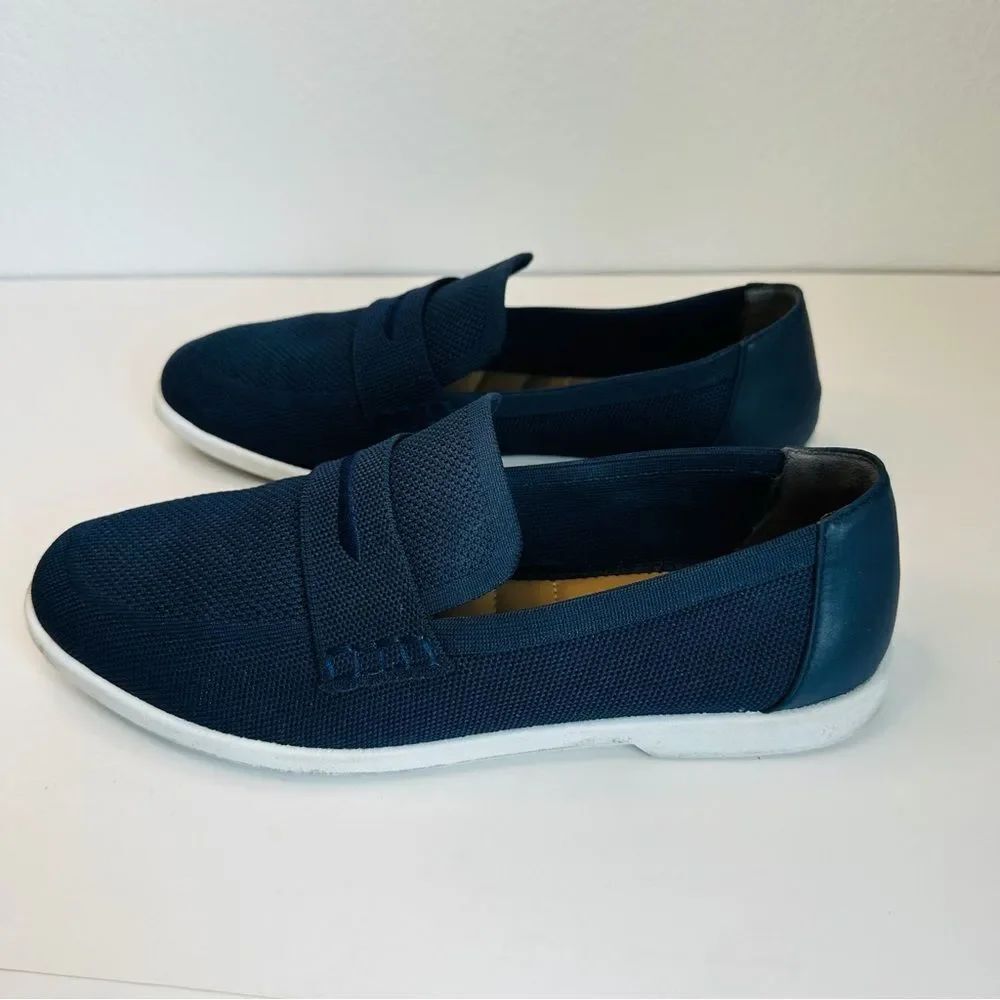 Tommy Bahama Knit Navy Loafers Woman’s Size 8.5 White Bottom Boat Shoes